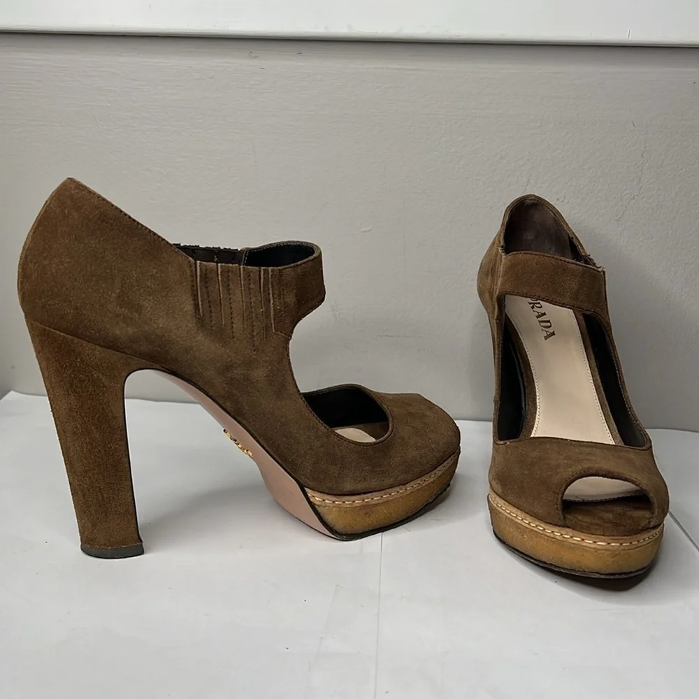 PRADA Sz 40 Brown Suede Rubber Platform Peep Toe Elastic Mary Jane 3.5” Heels